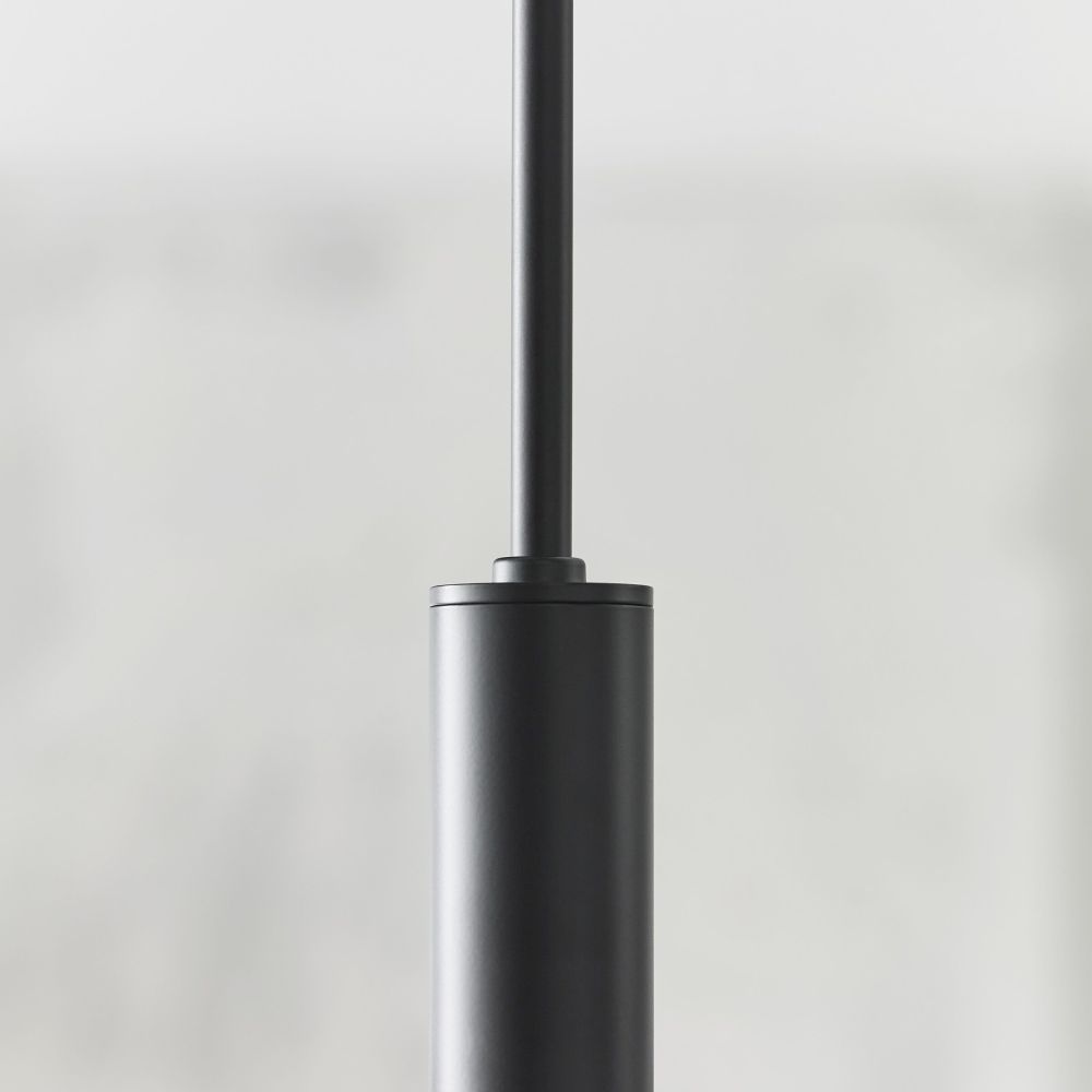 KC1076MBK